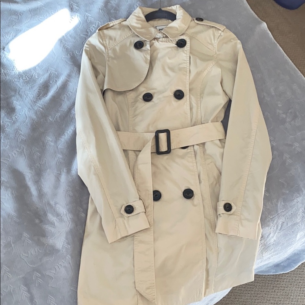 Women’s trench coat